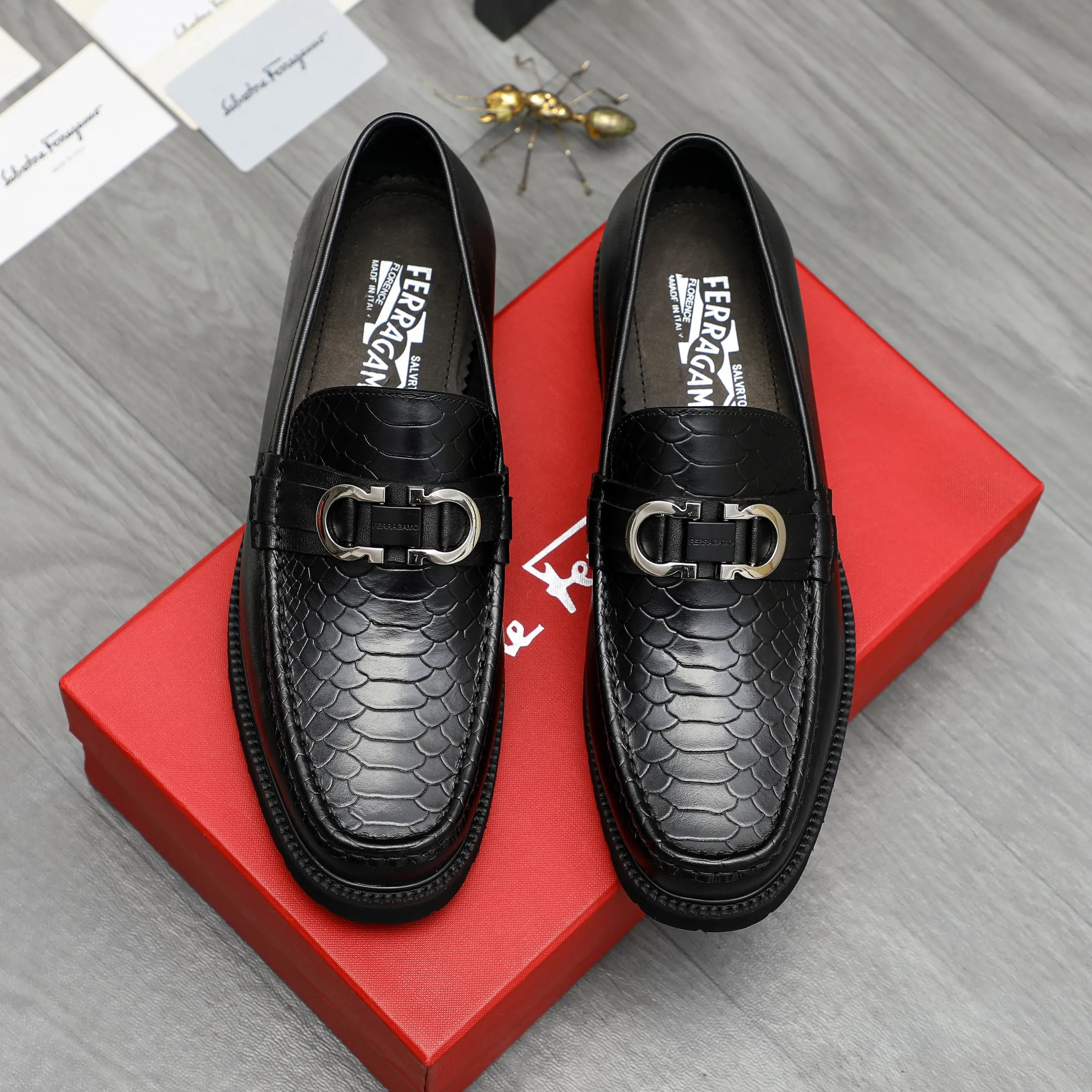 Men's shoes 💰540 Product trademark: Ferragamo "Ferragamo" business slip-on leather shoes Regular size: 38-44 (45.46 custom-made, non-refundable) Product materials: Selected high-quality snake-print cowhide upper, cowhide lining, original outsole